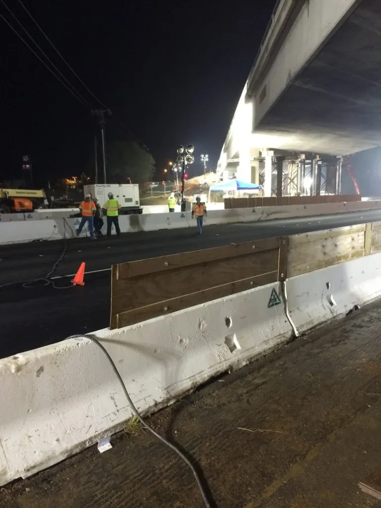 Preparing the bridge for lifting