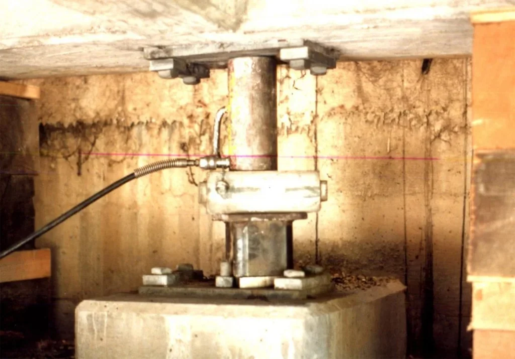 hydraulic jack