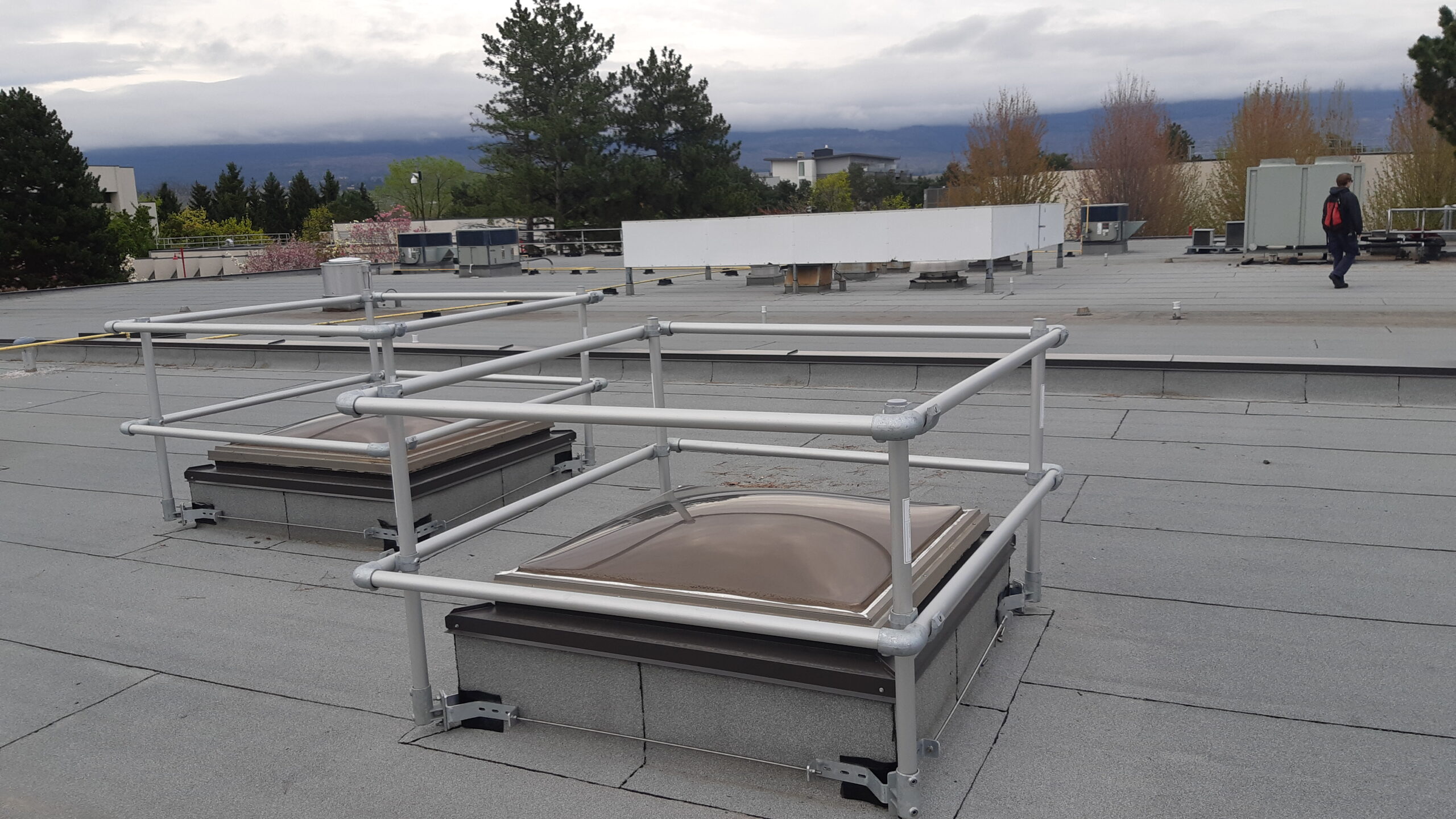 Guardrail for skylight - clamp