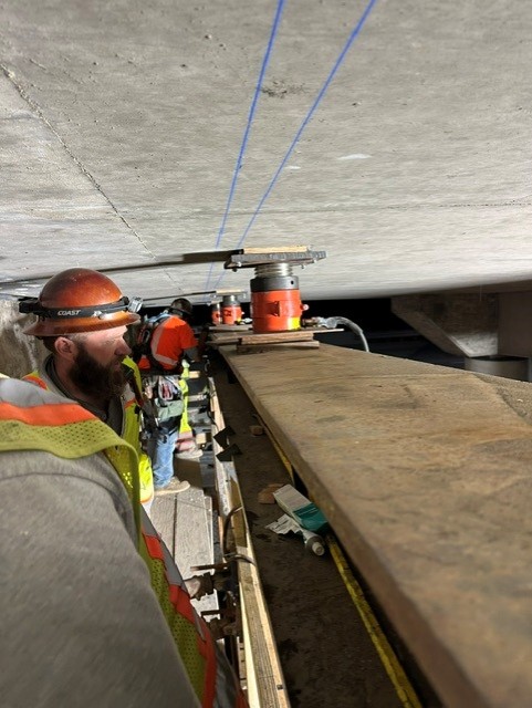 Monitoring and controlling the bridge lift